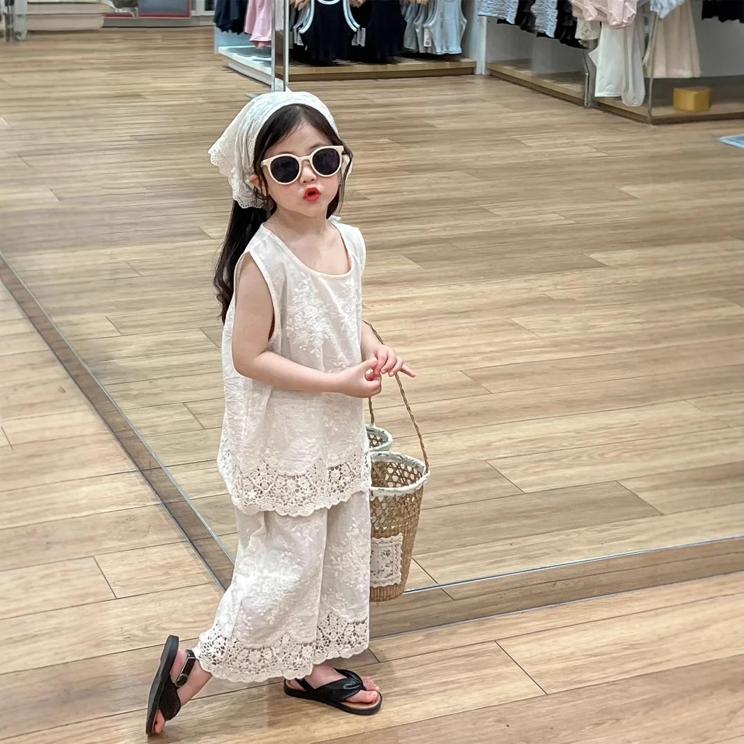 2025 Summer Wide Leg Lace Casual Girl Baby Lace Sleeveless Vest Korean Fashion Casual
2025 Summer Wide Leg Lace Casual Girl Baby Lace Sleeveless Vest Korean Fashion Casual