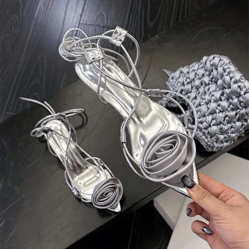 New Rose Decoration Ankle Strap Design High Heels Women Summer Elegant Cross-Strap Sandals Sexy Open Toe Wedges Women Pumps 2024
New Rose Decoration Ankle Strap Design High Heels Women Summer Elegant Cross-Strap Sandals Sexy Open Toe Wedges Women Pumps 2024