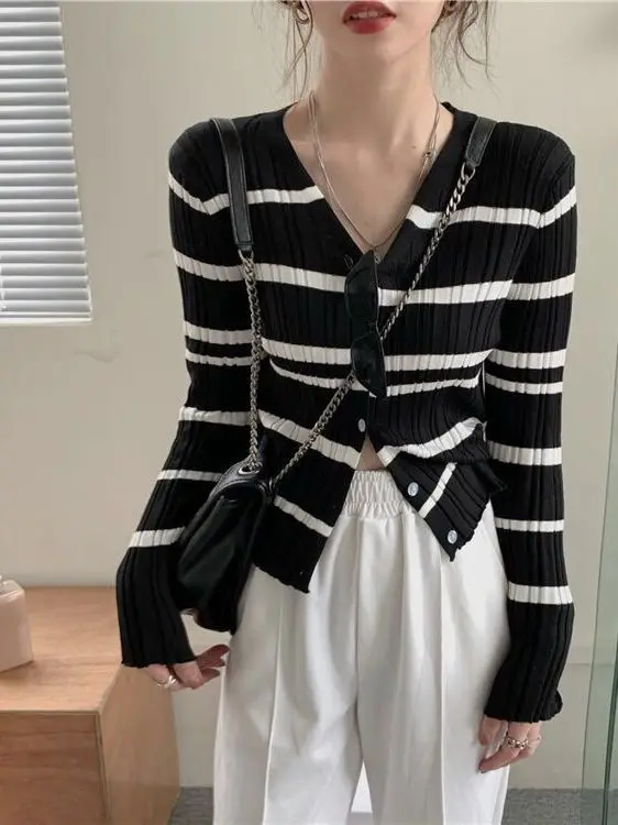 Slimming V-Ne Long Sve Striped Knitted Open Cardigan Women's Faion Spring Autumn New Sle Korean Sle Slim Fit Top
Slimming V-Ne Long Sve Striped Knitted Open Cardigan Women's Faion Spring Autumn New Sle Korean Sle Slim Fit Top