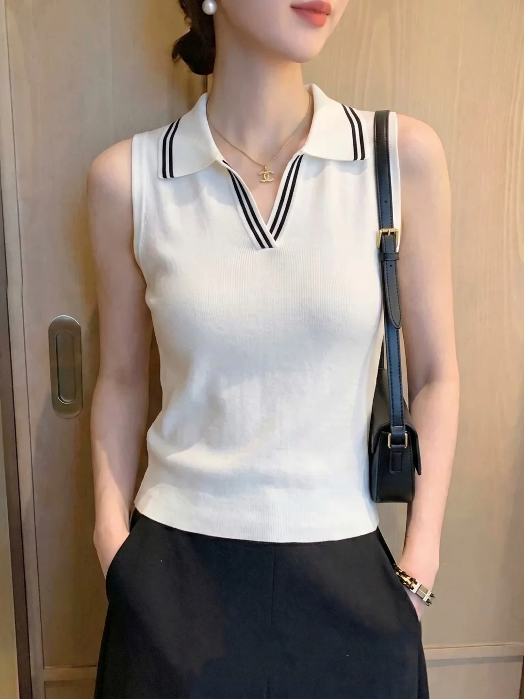 Summer Ice Silk Knitted Vest Women's Slim Fit Sleeveless Top Fashionable Versatile Korean Style Color Block Design Casual Wear
Summer Ice Silk Knitted Vest Women's Slim Fit Sleeveless Top Fashionable Versatile Korean Style Color Block Design Casual Wear