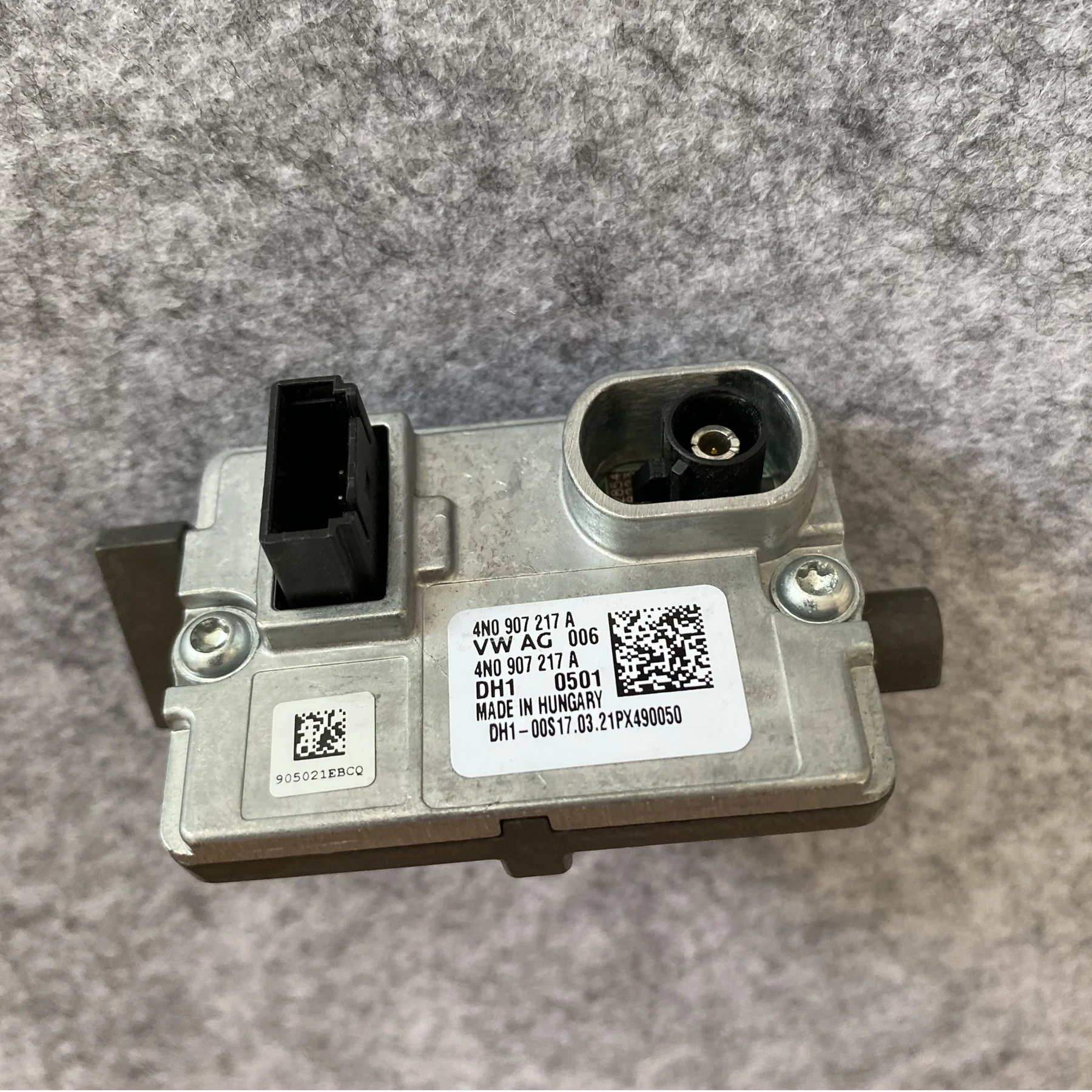 4N0 907 217A For Audi A6 A7 A8 Q8 Genuine VW AG DH1 Front Collision Camera Unit 4N0907217A
4N0 907 217A For Audi A6 A7 A8 Q8 Genuine VW AG DH1 Front Collision Camera Unit 4N0907217A