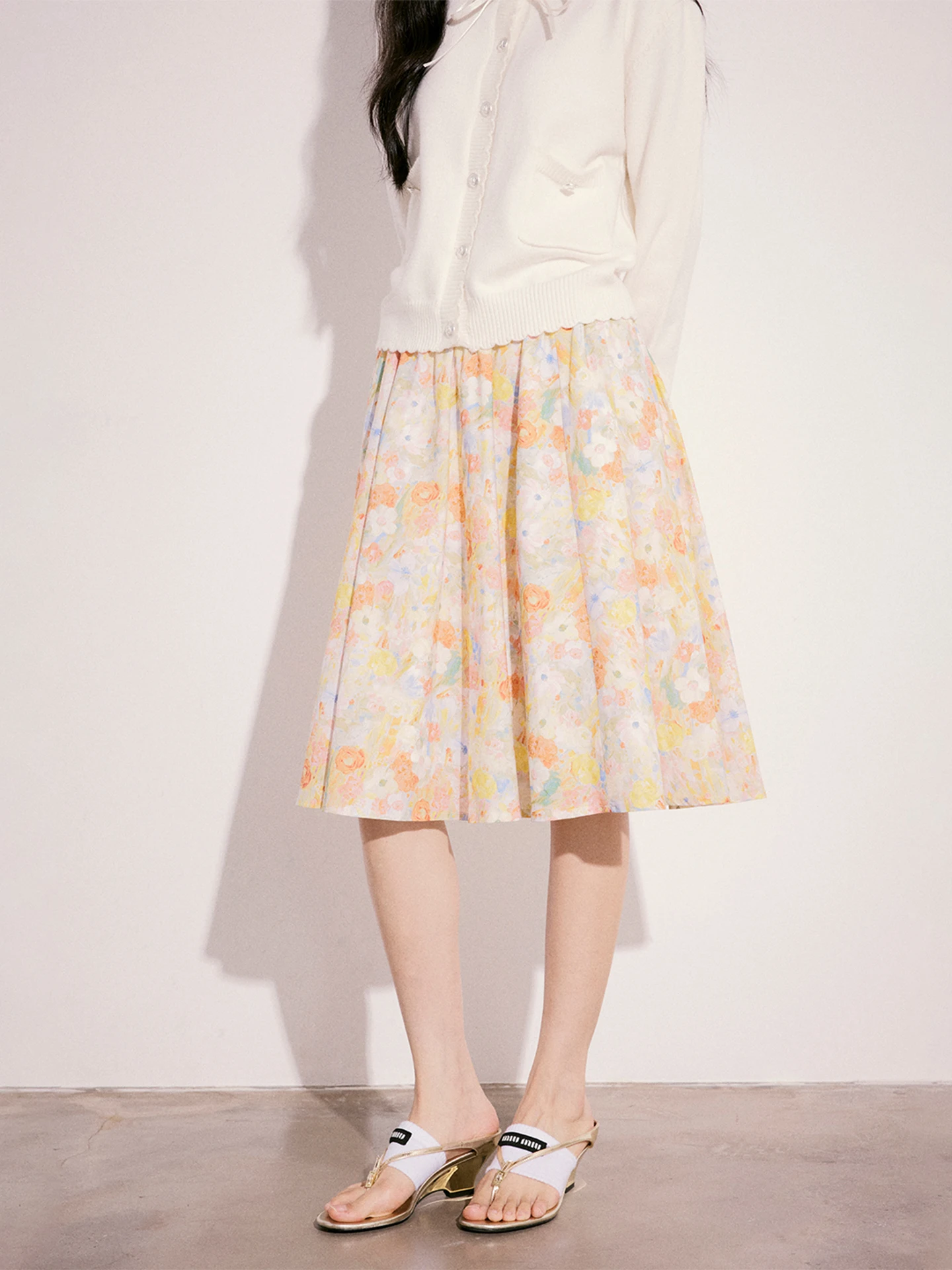 Cream Kitten Floral Print Midi Skirt A-Line Skirt with Elastic Waist Small Flowers Half-length Bodycon Skirt Casual Cotton
Cream Kitten Floral Print Midi Skirt A-Line Skirt with Elastic Waist Small Flowers Half-length Bodycon Skirt Casual Cotton