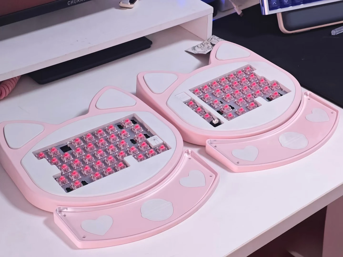 Presale Cute Cat Split Keyboard Wired 2.4G Bluetooth Keyboard Hotswap Pink Blue Aluminum Gasket Mechanical Keyboard Kit Gaming
Presale Cute Cat Split Keyboard Wired 2.4G Bluetooth Keyboard Hotswap Pink Blue Aluminum Gasket Mechanical Keyboard Kit Gaming