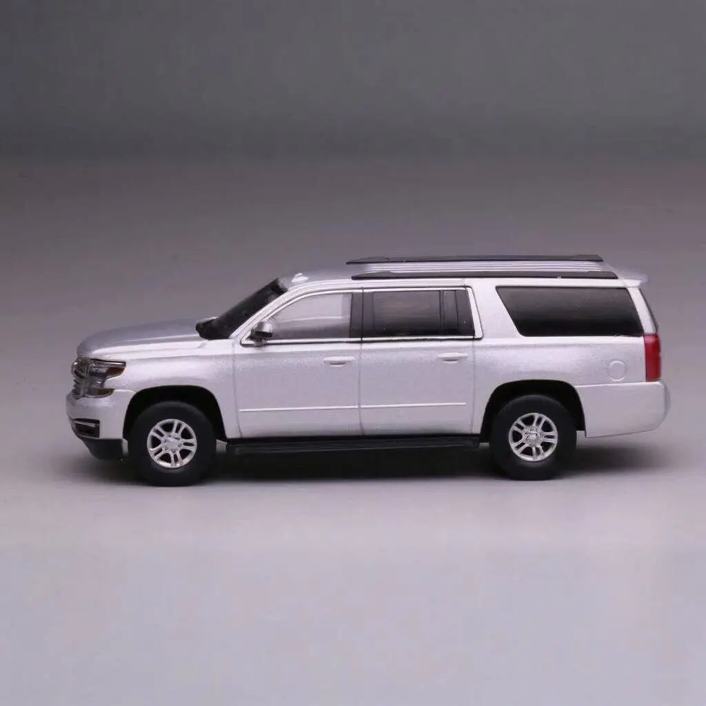 596 1:64 Chevrolet Saboban Suburban Large SUV 137 Saboban (Silver) New Plastic Boxed Diecast Alloy Car Model Collectible Gift
596 1:64 Chevrolet Saboban Suburban Large SUV 137 Saboban (Silver) New Plastic Boxed Diecast Alloy Car Model Collectible Gift