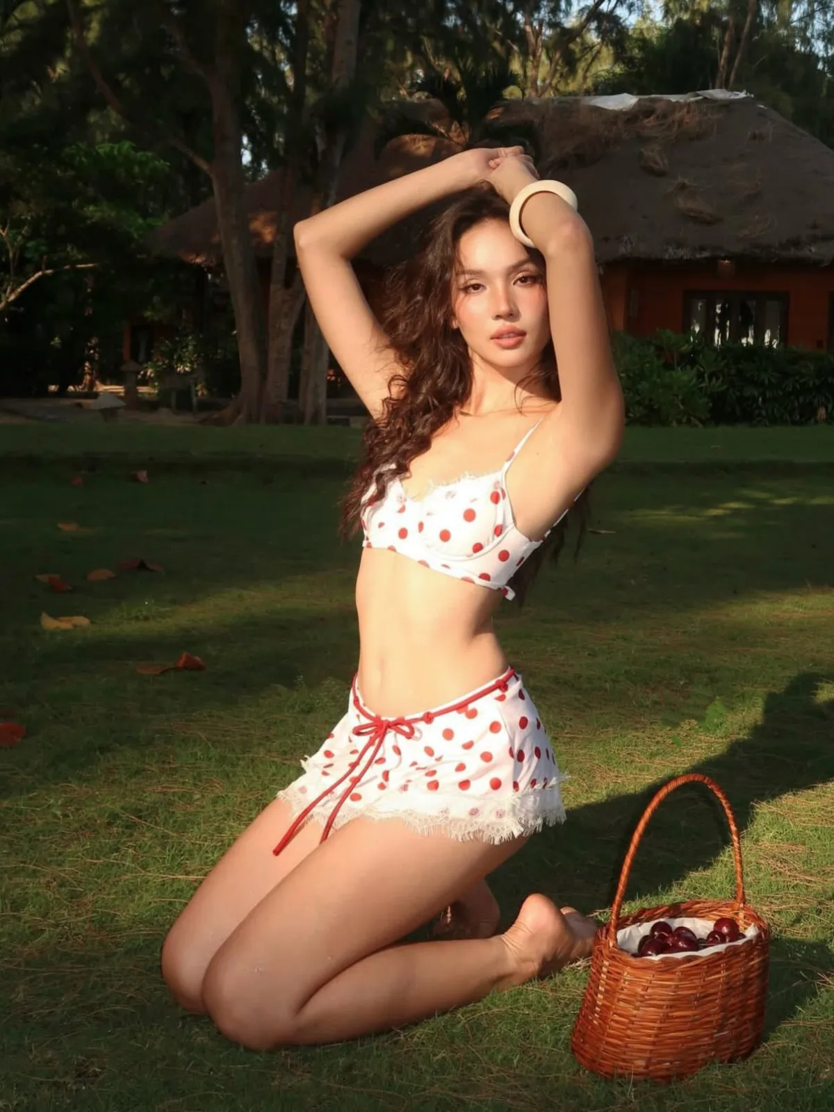 Women's Sexy Pure Color Red Polka Dot Bikini Split Design Hot Spring Swimsuit Spicy Girl Pool Photo Suit
Women's Sexy Pure Color Red Polka Dot Bikini Split Design Hot Spring Swimsuit Spicy Girl Pool Photo Suit