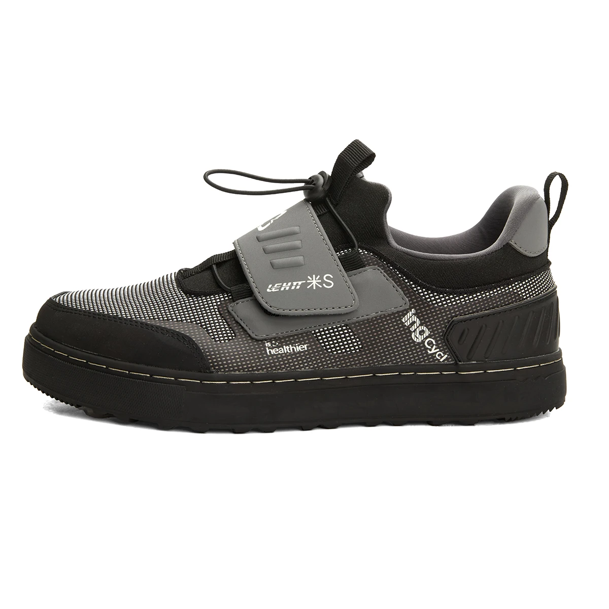 LEHTT men's shoes fashion trend sports shoes men's thick soled wear-resistant casual board shoes men
LEHTT men's shoes fashion trend sports shoes men's thick soled wear-resistant casual board shoes men