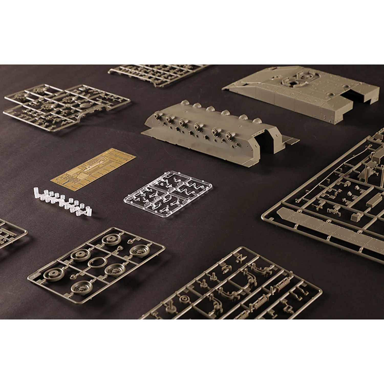 1/35 Hobby Boss 84524 IDF Namer 1 Heavy Infantry Fighting Vehicle Static Model Kit Over 1100 Parts 9.4Inches for Advanced Player
1/35 Hobby Boss 84524 IDF Namer 1 Heavy Infantry Fighting Vehicle Static Model Kit Over 1100 Parts 9.4Inches for Advanced Player