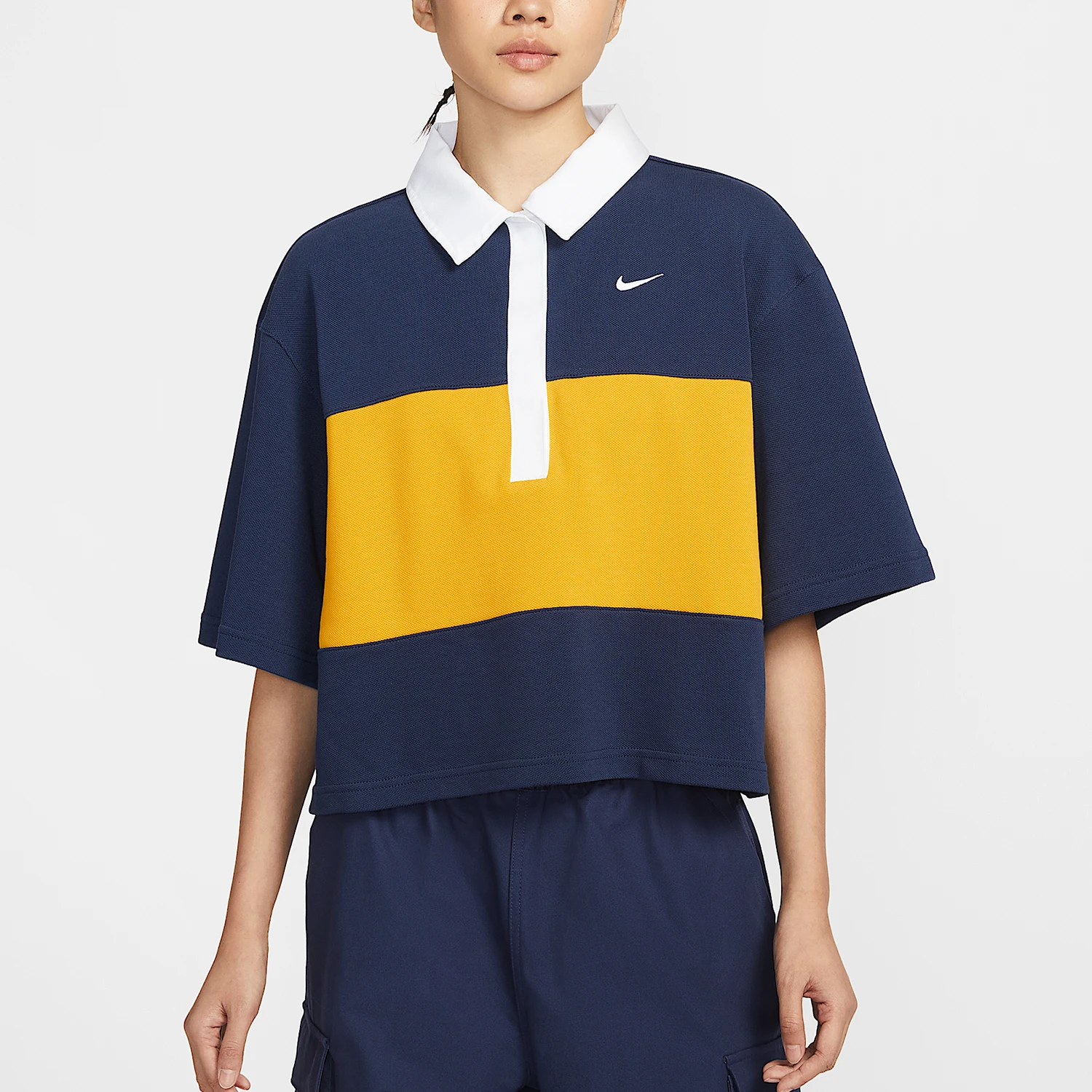 Оригинальный женский дышащий топ Nike Sportswear с лоскутным дизайном IB2154-410
Оригинальный женский дышащий топ Nike Sportswear с лоскутным дизайном IB2154-410