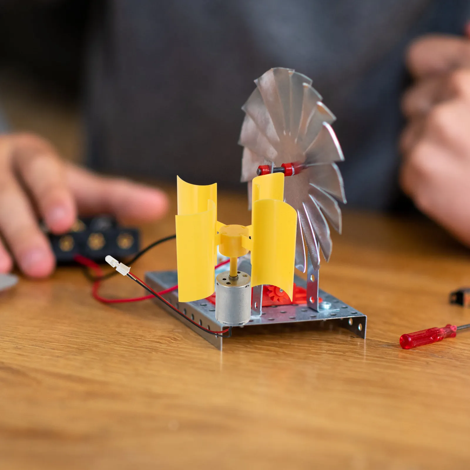 2 шт. миниатюрных вертикальных ветрогенераторов, портативный двигатель для научных экспериментов
2 шт. миниатюрных вертикальных ветрогенераторов, портативный двигатель для научных экспериментов