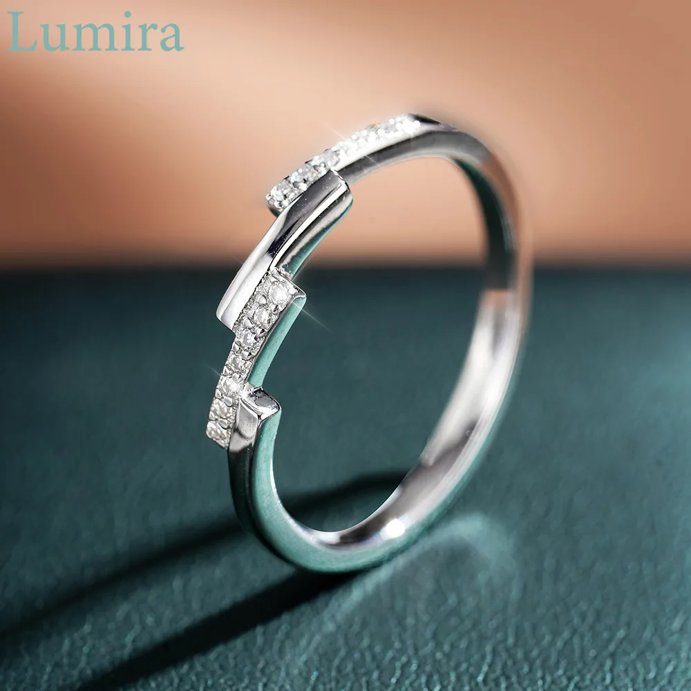 Lumira асимметричное штабелируемое платиновое кольцо в стиле хип-хоп PT950 для женщин с муассанитом, рождественский шарм, ювелирные изделия, подарок
Lumira асимметричное штабелируемое платиновое кольцо в стиле хип-хоп PT950 для женщин с муассанитом, рождественский шарм, ювелирные изделия, подарок