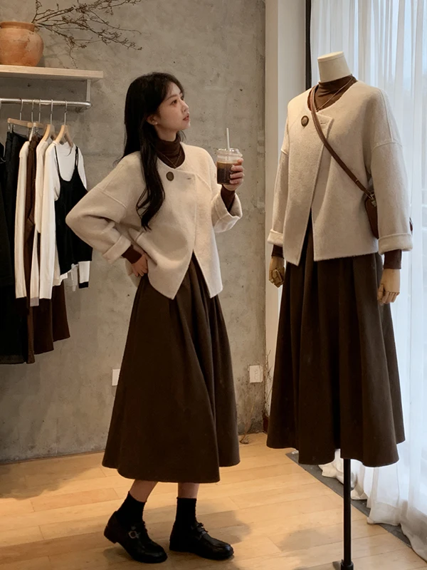 Korean Style Women's Autumn Winter Casual Slimming Skirt Set Three Piece Suite Fashionable Mid-Length High Waist T-Shirt
Korean Style Women's Autumn Winter Casual Slimming Skirt Set Three Piece Suite Fashionable Mid-Length High Waist T-Shirt
