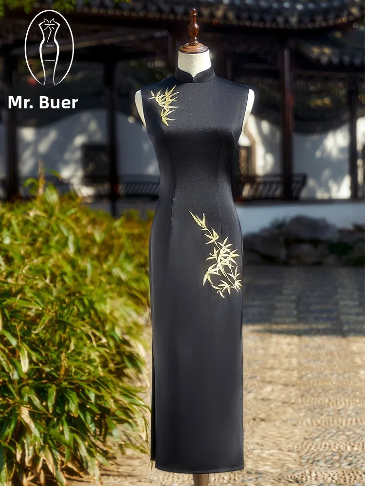 Новое китайское длинное платье-ципао для женщин, черное, с вышивкой, на молнии, летнее, винтажное, дышащее, из полиэфирного волокна
Новое китайское длинное платье-ципао для женщин, черное, с вышивкой, на молнии, летнее, винтажное, дышащее, из полиэфирного волокна