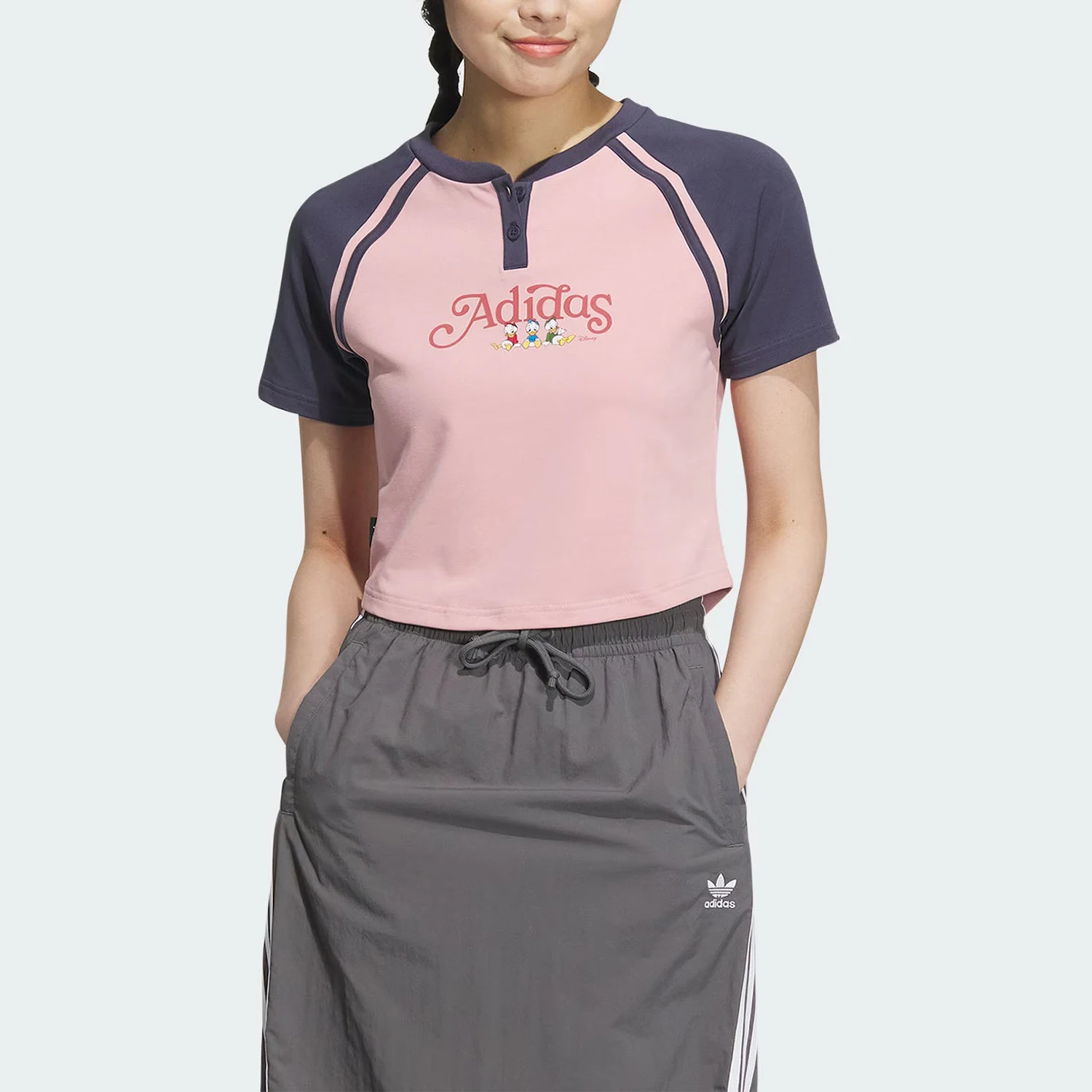 Adidas genuine Three Stripes Women's Sports Fashion Breathable Short Sleeve JP1429
Adidas genuine Three Stripes Women's Sports Fashion Breathable Short Sleeve JP1429