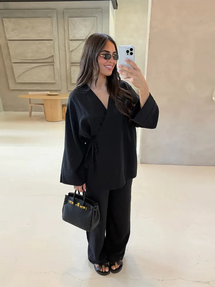 Fashion Solid Set Woman 2 Pieces V-neck Full Sleeve Lace Up Top Loose Straight-leg Long Pants 2025 Summer Female Casual Outfits
Fashion Solid Set Woman 2 Pieces V-neck Full Sleeve Lace Up Top Loose Straight-leg Long Pants 2025 Summer Female Casual Outfits
