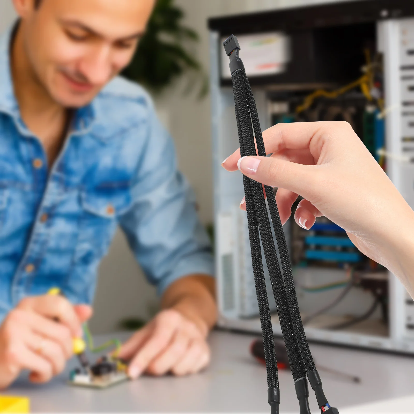 2Pcs CPU Fan Splitter 4 Pin 3 Way Pwm Converter Cable Pc Fan Splitter 1 to 3 Multi-Use Adapter Pc Convert Adapter
2Pcs CPU Fan Splitter 4 Pin 3 Way Pwm Converter Cable Pc Fan Splitter 1 to 3 Multi-Use Adapter Pc Convert Adapter