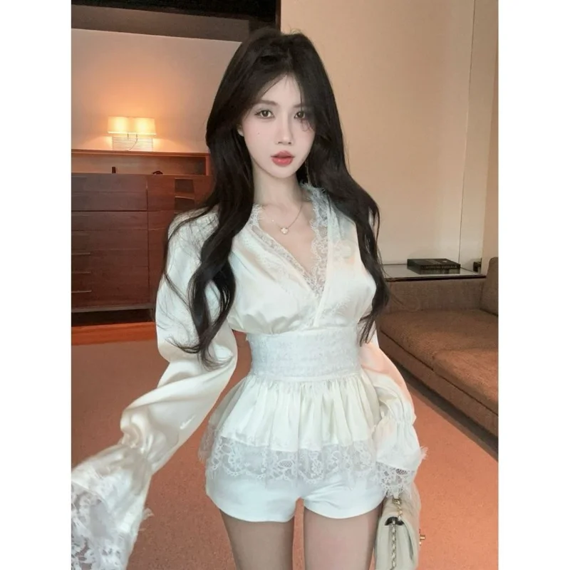 Shirt Women French Chic Lace Patchwork V Neck Waist Satin Solid Blouses 2026 Spring Slim Fit Long Sleeve Y2k Crop Top
Shirt Women French Chic Lace Patchwork V Neck Waist Satin Solid Blouses 2026 Spring Slim Fit Long Sleeve Y2k Crop Top
