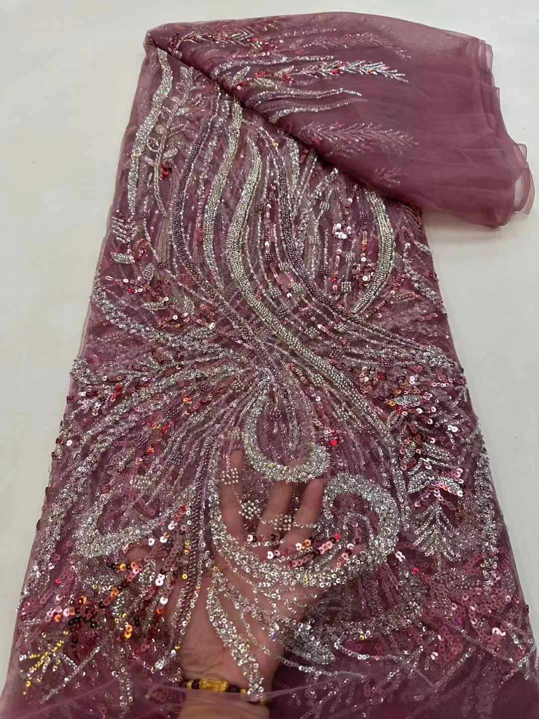African Handmade Beads Laces Fabrics Luxury Nigerian Sequins Lace Fabric French Bride Tulle Lace For DIY Wedding
African Handmade Beads Laces Fabrics Luxury Nigerian Sequins Lace Fabric French Bride Tulle Lace For DIY Wedding