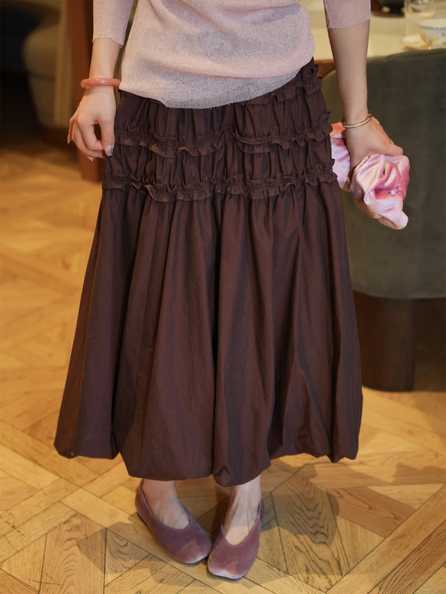 Yolo Spring Summer Half-length Skirt Embellished with Ruffle High Waist Cotton 100% Handcrafted Matte Texture Floral Bud Design
Yolo Spring Summer Half-length Skirt Embellished with Ruffle High Waist Cotton 100% Handcrafted Matte Texture Floral Bud Design