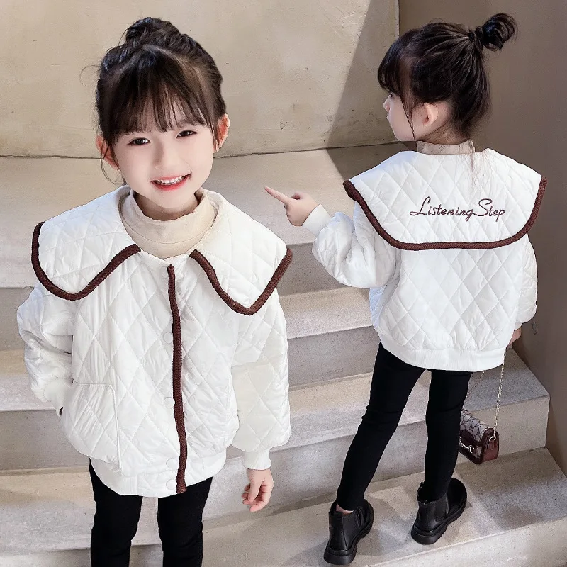 Autumn and winter new girls' cotton clothes, children's stylish warm top, doll collar, short, lightweight cotton clothes, trendy
Autumn and winter new girls' cotton clothes, children's stylish warm top, doll collar, short, lightweight cotton clothes, trendy