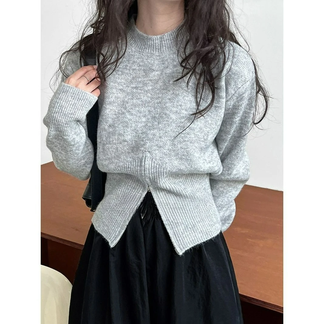 Gray 2025 Autumn Clothes New Design Sense Split Top Zipper Short Sweater Knitted Sweater Women
Gray 2025 Autumn Clothes New Design Sense Split Top Zipper Short Sweater Knitted Sweater Women