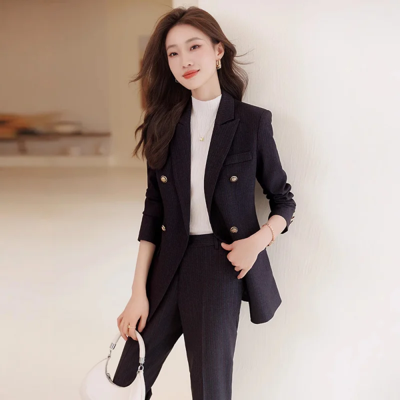 Новый женский костюм-двойка с двубортным пиджаком, профессиональный наряд с осенним шиком, полосатый блейзер для зимы
Новый женский костюм-двойка с двубортным пиджаком, профессиональный наряд с осенним шиком, полосатый блейзер для зимы