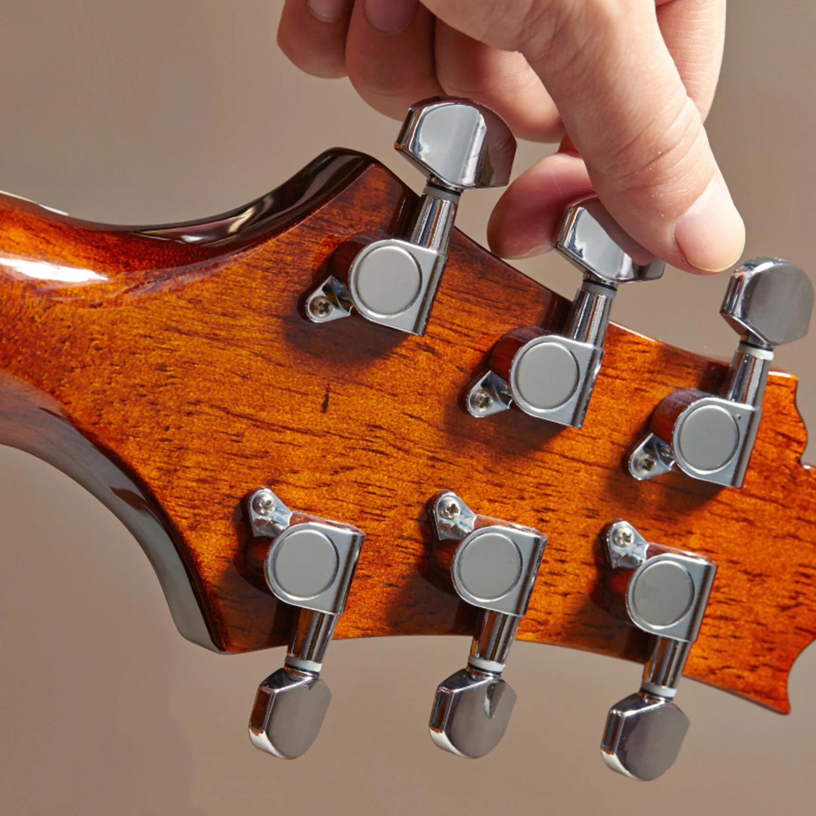 1Set Guitar Tuning Pegs Durable Zinc Alloy Professional Replacement Head Tuners Guitar String Winder Practical
1Set Guitar Tuning Pegs Durable Zinc Alloy Professional Replacement Head Tuners Guitar String Winder Practical