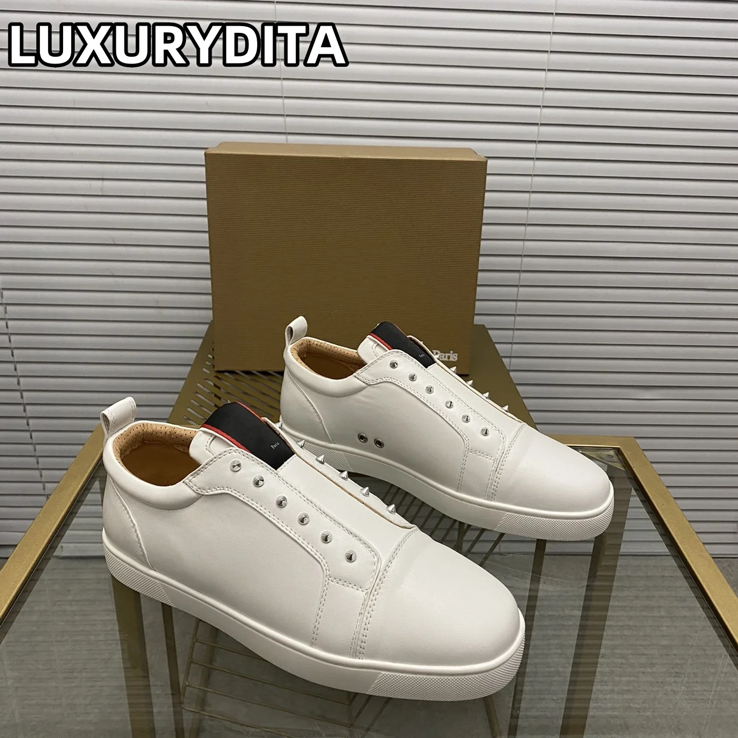Top Quality Womens Trendy Casual Tennis Shoes Luxury Mens Real Leather Sneakers 35-48 Designr Rivet Red Soled Lovers Shoes M0178
Top Quality Womens Trendy Casual Tennis Shoes Luxury Mens Real Leather Sneakers 35-48 Designr Rivet Red Soled Lovers Shoes M0178