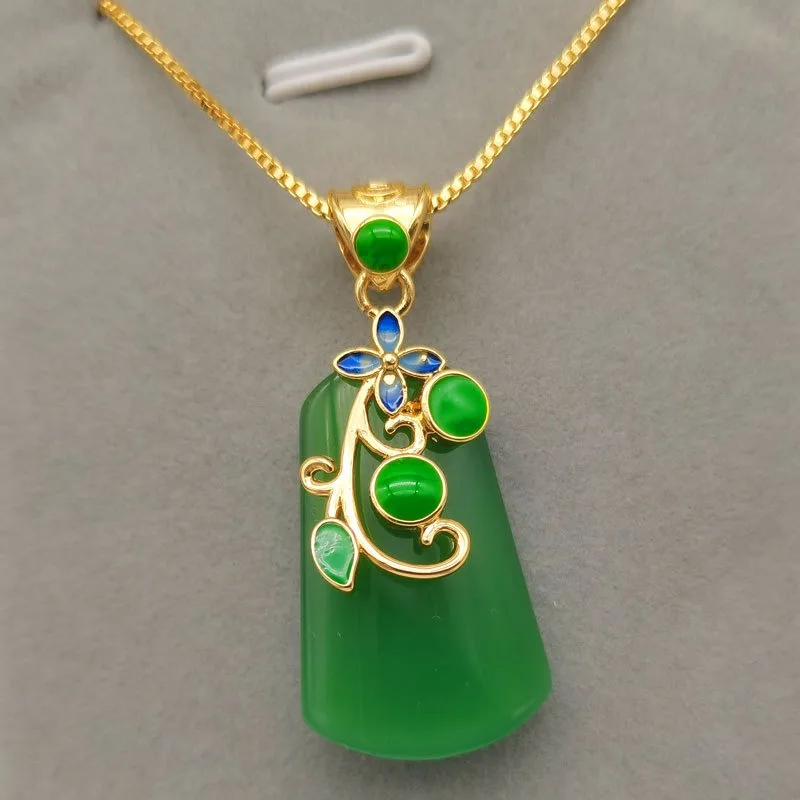 Natural Green Chalcedony Hand-carved Ping'an Brand Pendant Fashion Boutique Jewelry Men and Women Agate Necklace Popular Gifts
Natural Green Chalcedony Hand-carved Ping'an Brand Pendant Fashion Boutique Jewelry Men and Women Agate Necklace Popular Gifts