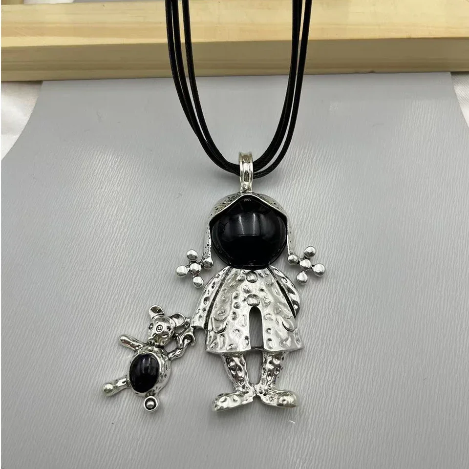 Bear Doll Beauty and The Beast Fashion Charm Girl Personalized Tree Astronaut Flower Pendant Suitable for Women's Jewelry Gifts
Bear Doll Beauty and The Beast Fashion Charm Girl Personalized Tree Astronaut Flower Pendant Suitable for Women's Jewelry Gifts