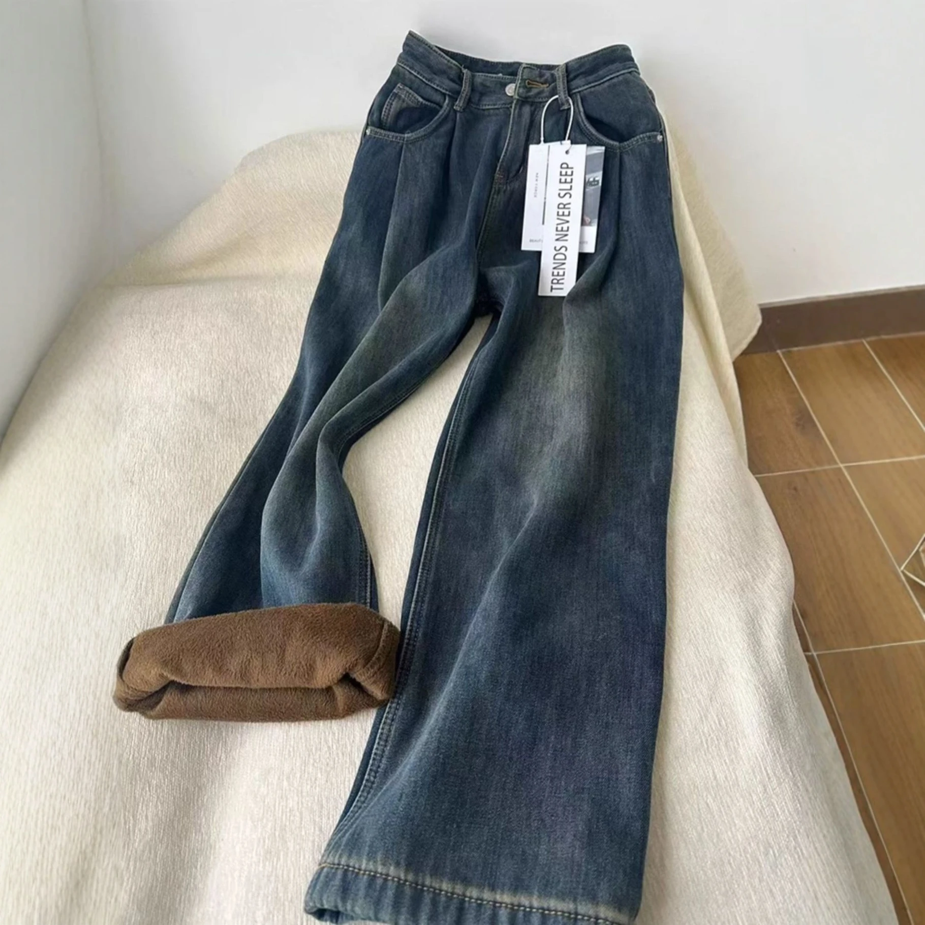 High Waist Fleece Lined Thick Denim Pants Women's Loose Straight Leg Wide Leg Floor Length Casual Trousers Autumn Winter Slim...
High Waist Fleece Lined Thick Denim Pants Women's Loose Straight Leg Wide Leg Floor Length Casual Trousers Autumn Winter Slim...