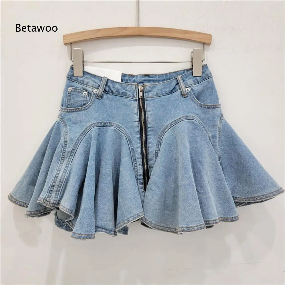 Light Wash Denim Flare Mini Skirt with Front Zipper
Light Wash Denim Flare Mini Skirt with Front Zipper