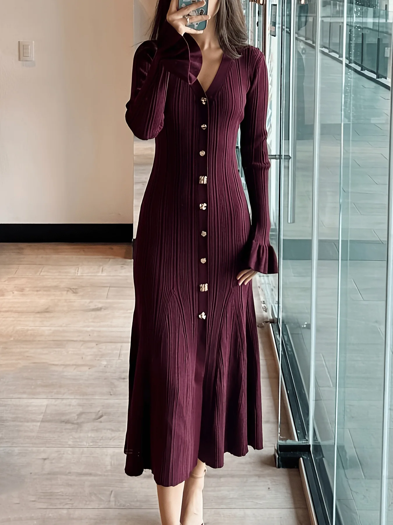 Elegant Single Breasted Women Autumn Maxi Dress V-Neck Flare Sleeve Knitted Sweater Dress Long Fashion Chic Lady Verstido Robe
Elegant Single Breasted Women Autumn Maxi Dress V-Neck Flare Sleeve Knitted Sweater Dress Long Fashion Chic Lady Verstido Robe