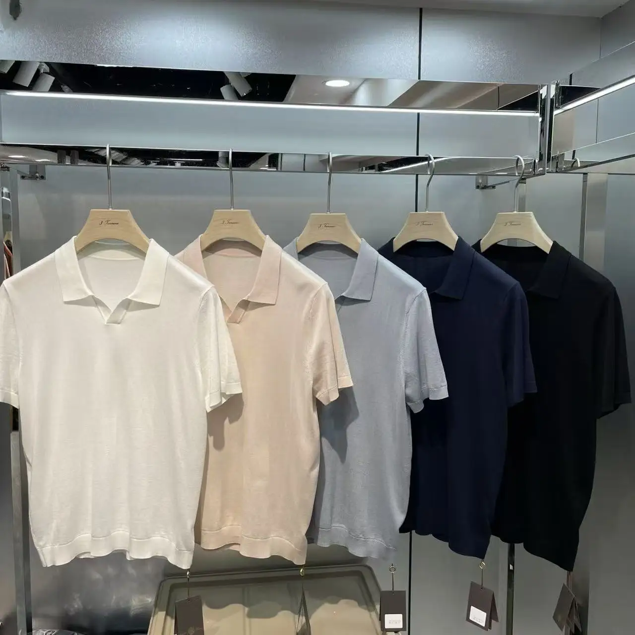 Linen blend comfortable and breathable men's casual short-sleeve polo shirt with a turn-down collar
Linen blend comfortable and breathable men's casual short-sleeve polo shirt with a turn-down collar