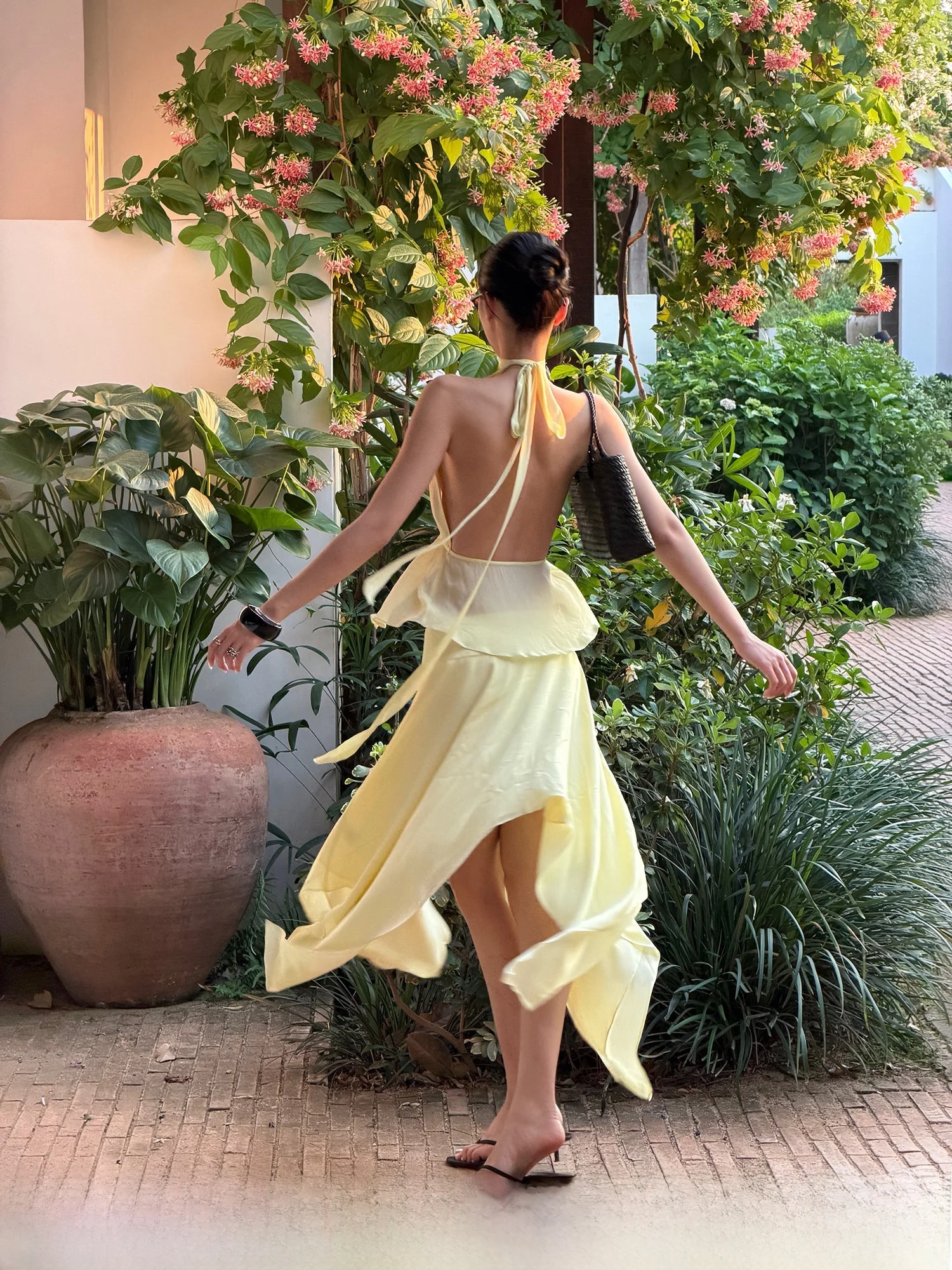 Rovente Yellow Deep V-Neck Open Cardigan Strap Top Women's Asymmetrical Skirt Set Elegant Summer Outfit Breathable Casua...
Rovente Yellow Deep V-Neck Open Cardigan Strap Top Women's Asymmetrical Skirt Set Elegant Summer Outfit Breathable Casua...
