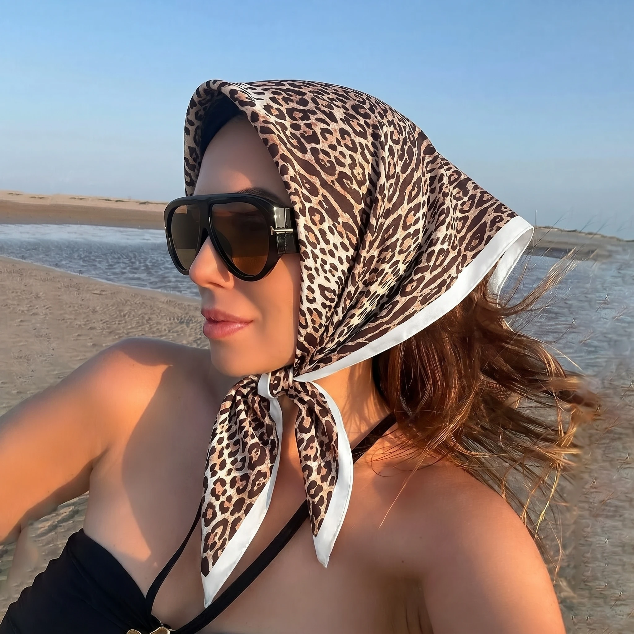 Fashion Leopard Print Silk Hairbands Scarf Women 2026 New Elagant Bandana 70cm Neck Kerchief Head Bands Foulard Female Scarfs
Fashion Leopard Print Silk Hairbands Scarf Women 2026 New Elagant Bandana 70cm Neck Kerchief Head Bands Foulard Female Scarfs