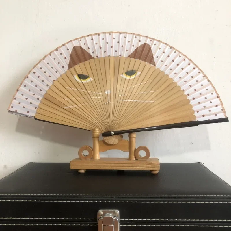 Cat Chinese Cartoon Silk Fashionable Japan style Hand Fans Popular Lovely Kitty fan Handheld Folding Women Girls show Fans
Cat Chinese Cartoon Silk Fashionable Japan style Hand Fans Popular Lovely Kitty fan Handheld Folding Women Girls show Fans