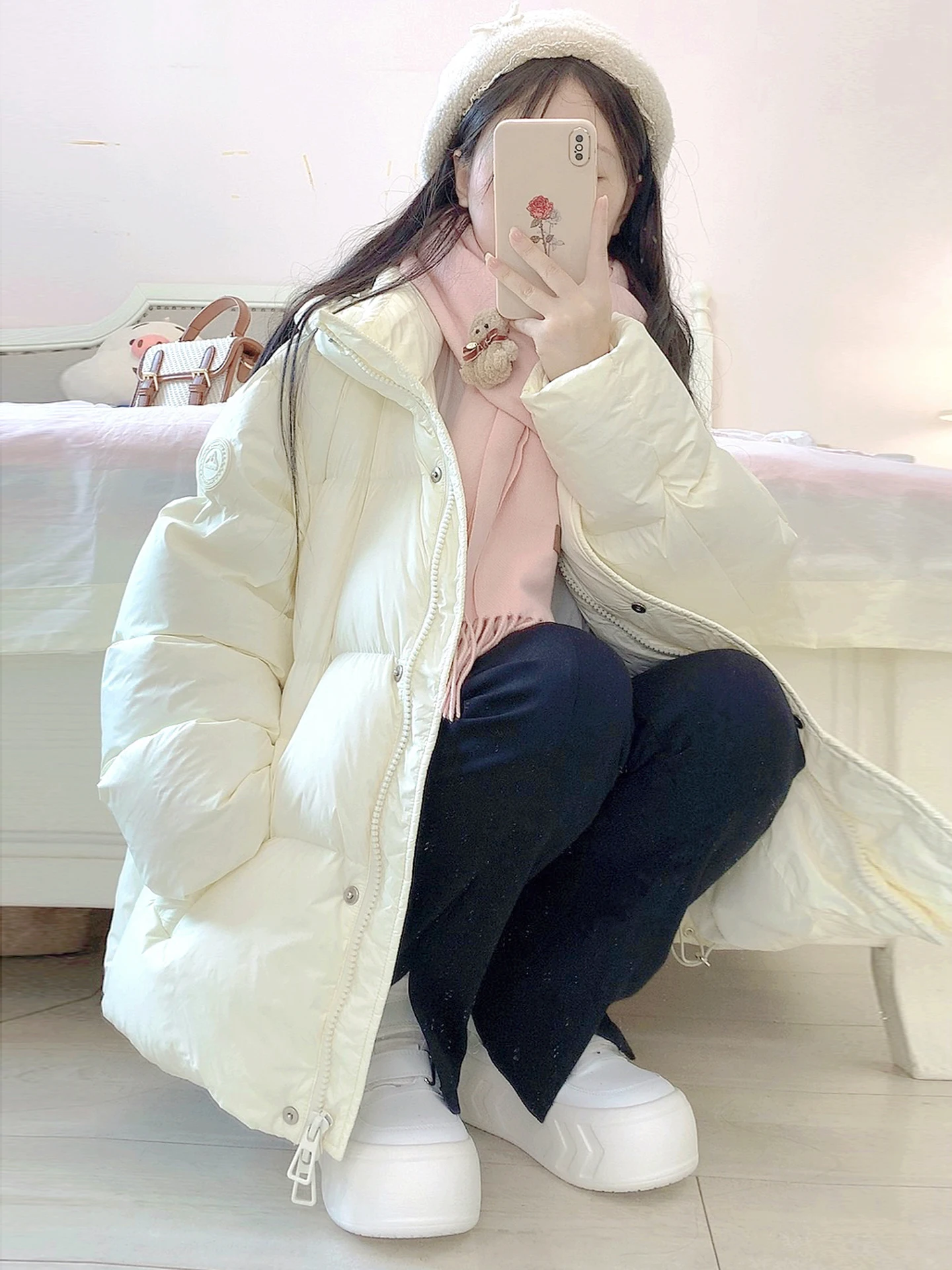 Желтая легкая женская пуховая куртка 2025 года: новая зимняя модная теплая куртка-пуховик из полиэфирного волокна
Желтая легкая женская пуховая куртка 2025 года: новая зимняя модная теплая куртка-пуховик из полиэфирного волокна