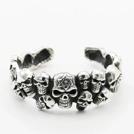 S925 sterling silver fashion accessory Thai silver retro vintage rock punk style domineering demon skull head men's bracelet
S925 sterling silver fashion accessory Thai silver retro vintage rock punk style domineering demon skull head men's bracelet
