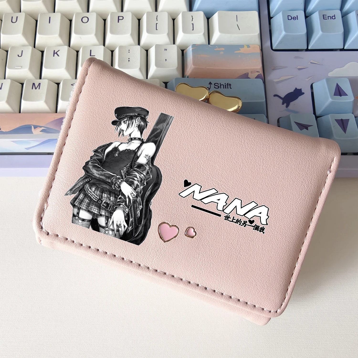 Короткие кошельки в стиле аниме NANA Kawaii для девочек, розовые держатели для удостоверений личности, кошельки для монет из искусственной кожи, клатчи с героями мультфильмов для денег и наличных
Короткие кошельки в стиле аниме NANA Kawaii для девочек, розовые держатели для удостоверений личности, кошельки для монет из искусственной кожи, клатчи с героями мультфильмов для денег и наличных