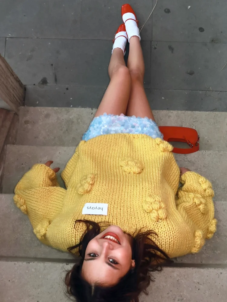 Элегантный женский свитер с 3d цветами, повседневный пуловер с длинными рукавами и высоким воротом на молнии, шикарный свободный женский трикотаж, 2025, женский теплый топ
Элегантный женский свитер с 3d цветами, повседневный пуловер с длинными рукавами и высоким воротом на молнии, шикарный свободный женский трикотаж, 2025, женский теплый топ