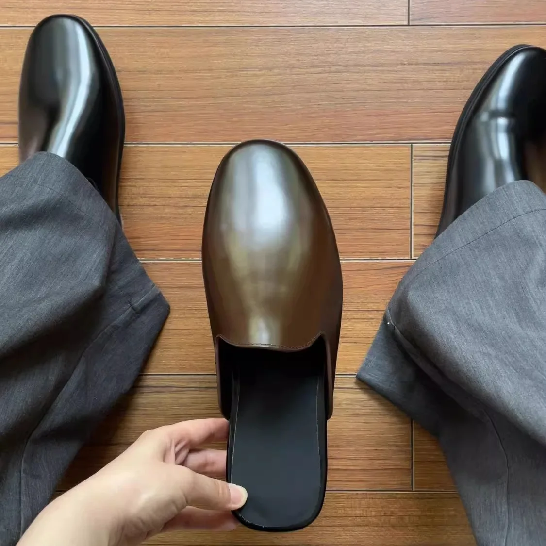 Ретро-мюли, слипоны на плоской подошве, уличные повседневные тапочки, модные удобные сандалии
Ретро-мюли, слипоны на плоской подошве, уличные повседневные тапочки, модные удобные сандалии