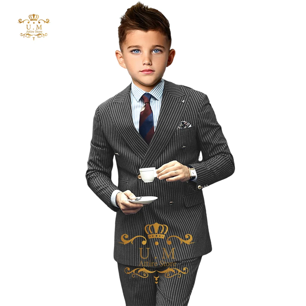Boys' Suits Black Striped Set Slim Fit Double Breasted Blazer and Pants Formal Outfits for Wedding School Prom Easter Xmas Party
Boys' Suits Black Striped Set Slim Fit Double Breasted Blazer and Pants Formal Outfits for Wedding School Prom Easter Xmas Party