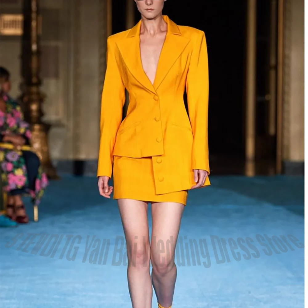 Unique Chic Women Suit Peaked Lapel Single Breasted Asymmetry Blazer with Skirt Solid Color Casual Stylish Outfit Fashion Show
Unique Chic Women Suit Peaked Lapel Single Breasted Asymmetry Blazer with Skirt Solid Color Casual Stylish Outfit Fashion Show