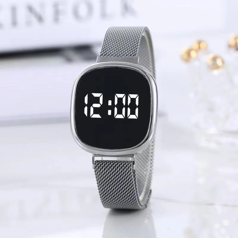 Stylish and simple LED round electronic watch Male and female student sports electronic watch StudentSports
Stylish and simple LED round electronic watch Male and female student sports electronic watch StudentSports