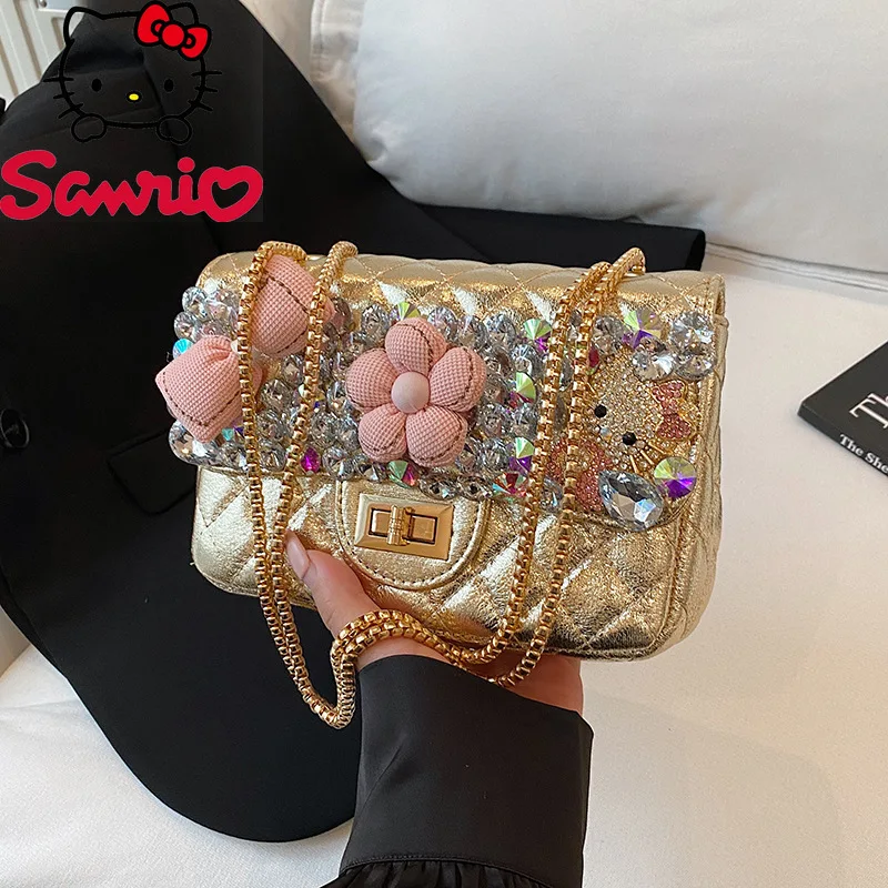 Новая женская сумка для мобильного телефона Hello Kitty, модная высококачественная женская сумка с бриллиантами, высококачественная женская сумка на цепочке
Новая женская сумка для мобильного телефона Hello Kitty, модная высококачественная женская сумка с бриллиантами, высококачественная женская сумка на цепочке