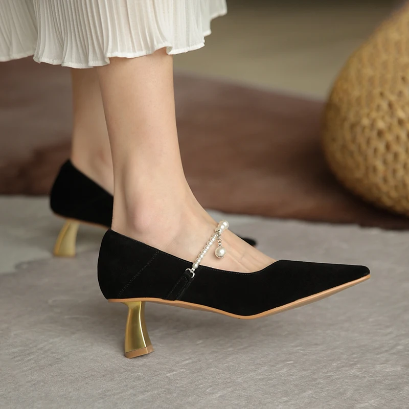 Mary Jane Pearl Pumps Women Pointed Toe Shoes Horseshoe Heel Ladies Shoes High-Heeled Shoes Famele 2024 Vintage Beaded Design
Mary Jane Pearl Pumps Women Pointed Toe Shoes Horseshoe Heel Ladies Shoes High-Heeled Shoes Famele 2024 Vintage Beaded Design