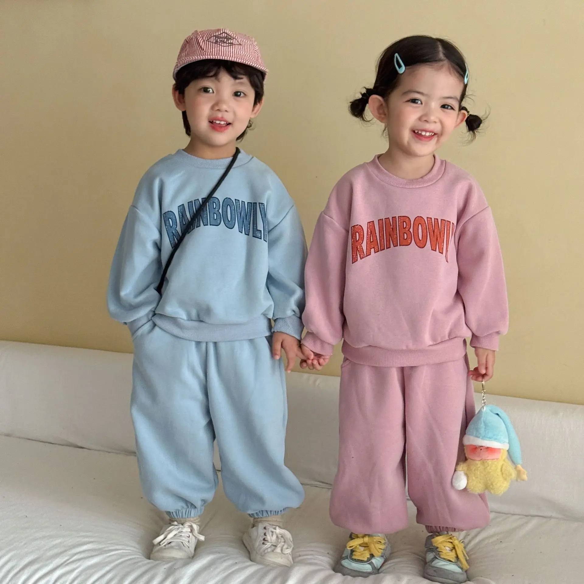 2026 Children Long Sleeve Clothes Set Autumn New Boys Letter Print Sweatshirt + Pants 2pcs Suit Kids Girls Casual Sports Outfits
2026 Children Long Sleeve Clothes Set Autumn New Boys Letter Print Sweatshirt + Pants 2pcs Suit Kids Girls Casual Sports Outfits
