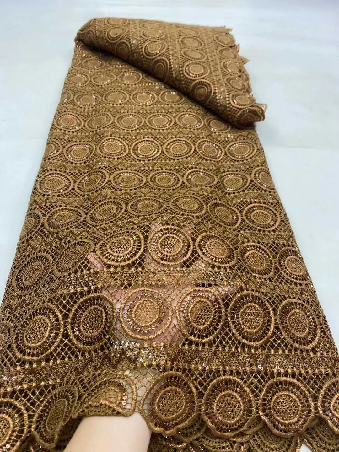 New Arrival African Water Soluble white gold Lace Fabric High Quality Nigerian Guipure Cord Lace Fabric Woman Praty Dres
New Arrival African Water Soluble white gold Lace Fabric High Quality Nigerian Guipure Cord Lace Fabric Woman Praty Dres