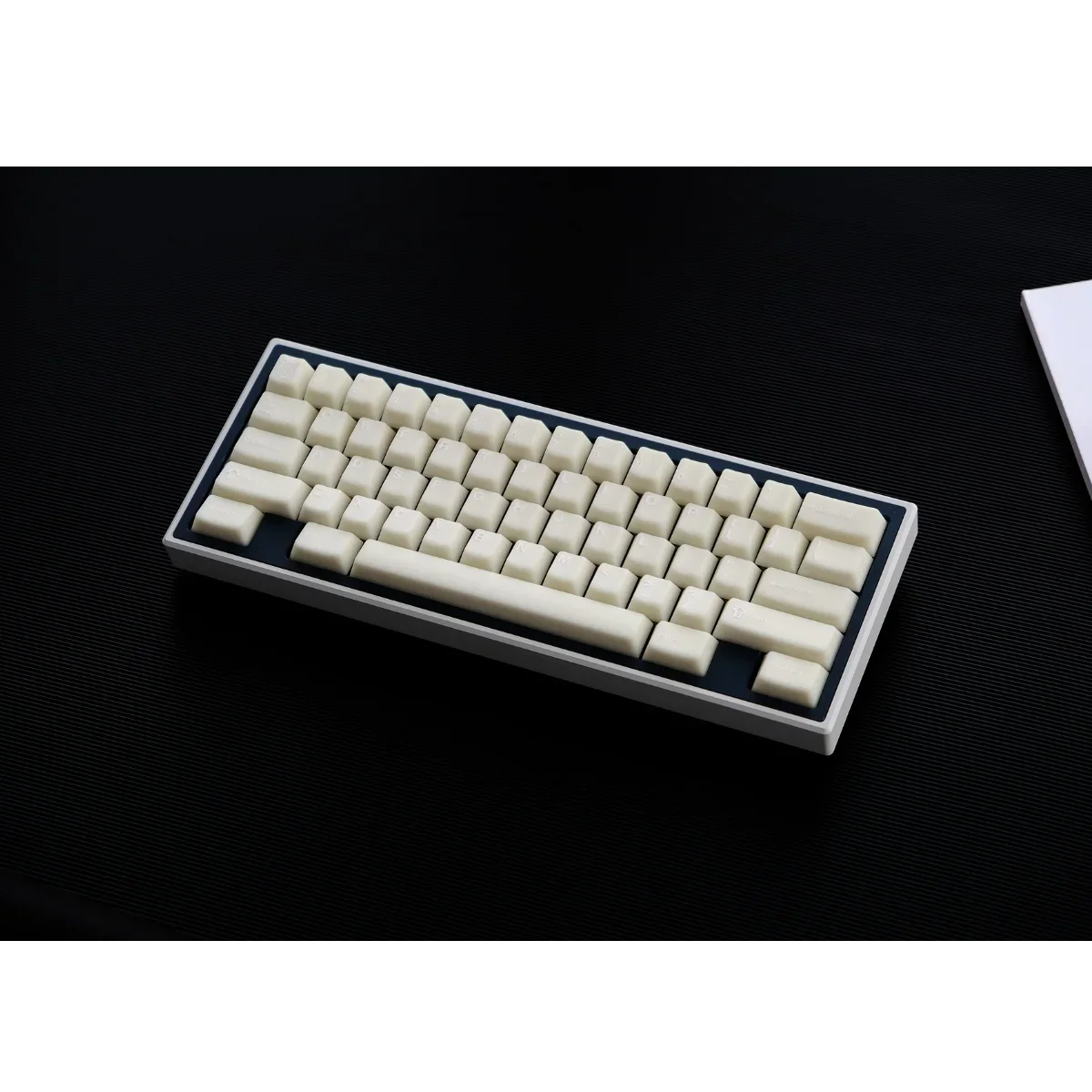 White marble 114-key mechanical keyboard keycap PBT two-color molding original factory height adaptation 61/87, etc
White marble 114-key mechanical keyboard keycap PBT two-color molding original factory height adaptation 61/87, etc