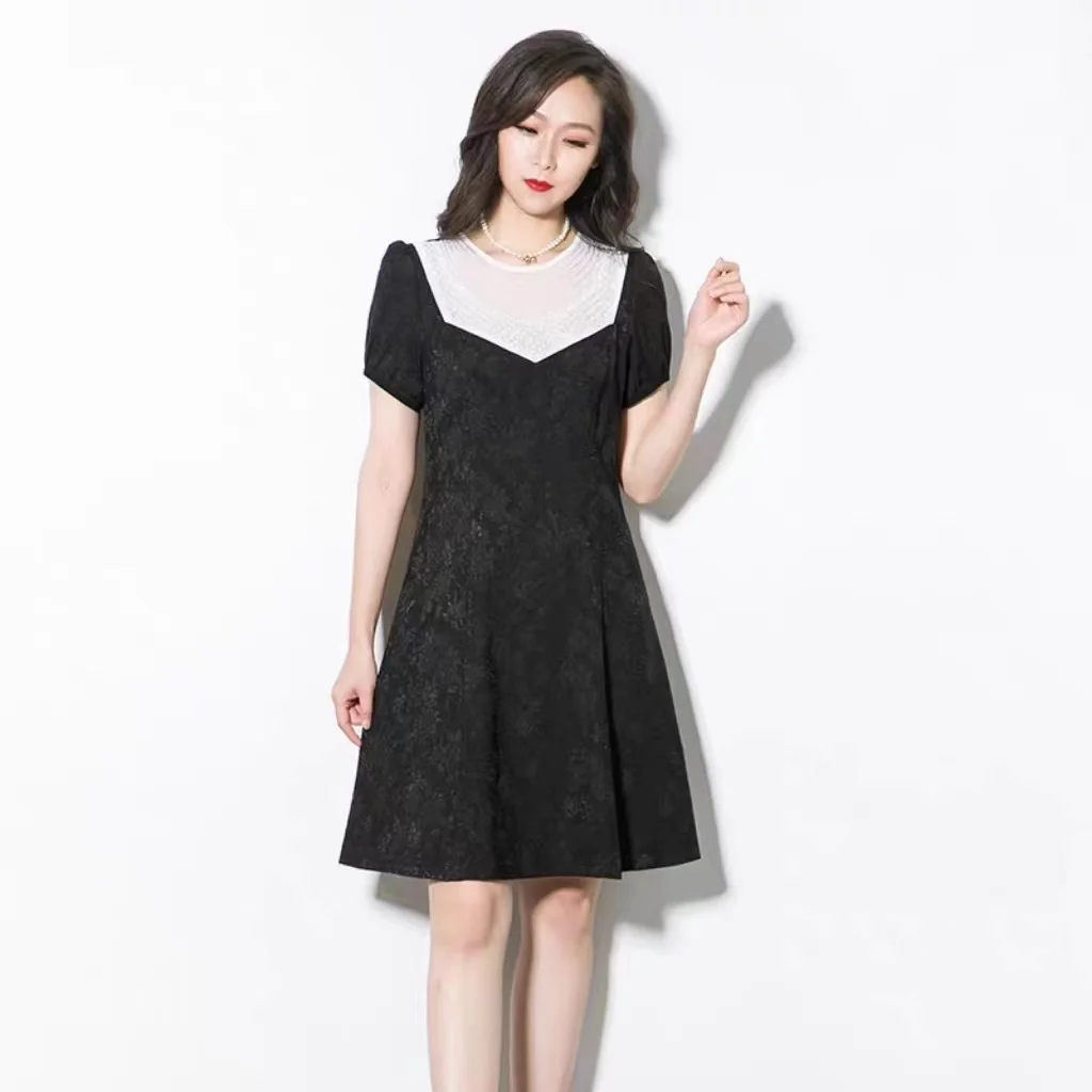 Summer Black Beige French Trend Clothing High End Jacquard Short Sleeve Pearl Fashionable Mid Length Robe Dress
Summer Black Beige French Trend Clothing High End Jacquard Short Sleeve Pearl Fashionable Mid Length Robe Dress